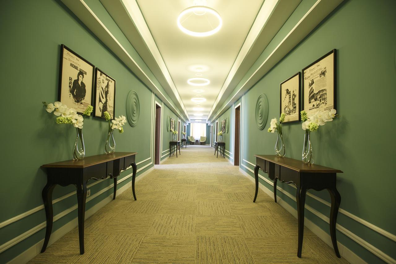 Green Which Hotel Petropavlovsk Exterior photo